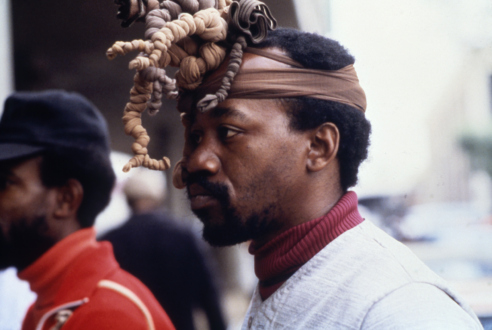 Senga Nengudi – Performances 1976 – 81 - Senga Nengudi, Freeway Fets, 1978. 