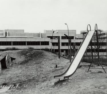 Photography Out of Germany – Sofia Hultén, Annette Kelm, Heinz Peter Knes, Alwin Lay, Michael Schmidt, Kathrin Sonntag, Tobias Zielony. - Michael Schmidt, Untitled (from Berlin, Stadtbilder), 1976-77/2002. Gelatin Silver Print, 34.6 x 39 cm, ed. 6.