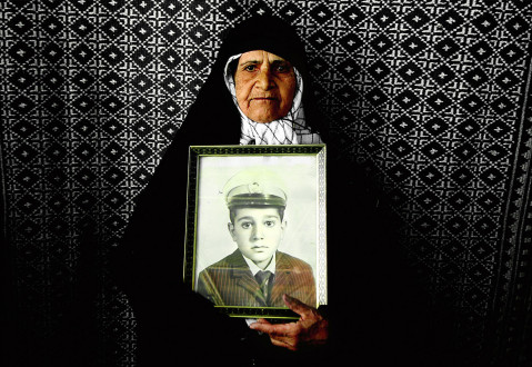 <i>Mothers of Martyrs</i>, 2006, 70 x 105 cm. 