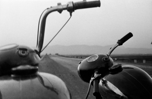 Pablo Bartholomew – Outside In - Somewhere on the Bombay Poona Highway, 1974. Gelatin silver print, edition of 10 (+3 AP), 16 x 24 in.