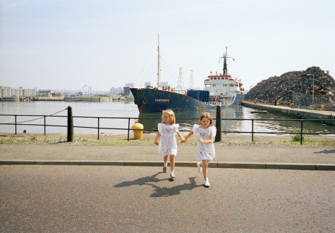 Tom Wood – Men and Women - Sandsnipe Twins, 1992. C-print, edition of 7 (+2 AP).