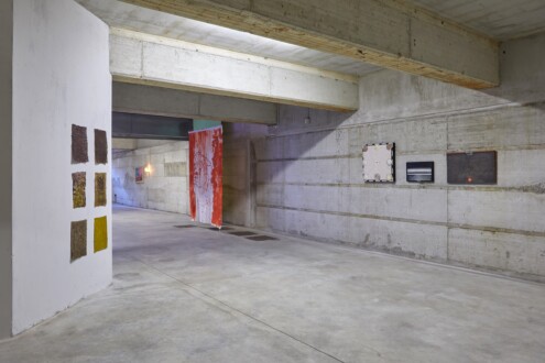 PAINTING STONE - Installation view, <i data-eio=